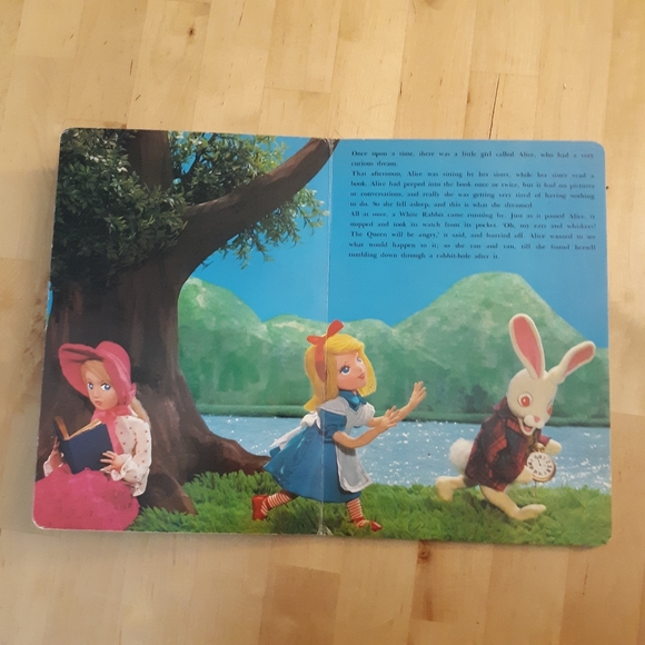 Vintage Collectible Alice In Wonderland - Picture 13 of 16